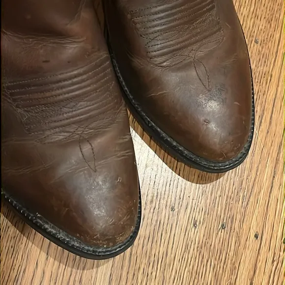 Ariat cowboy boots