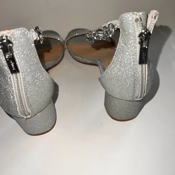 Badgley Mischka Mayra Silver Glitter Rhinestone Ankle Strap Heels 8