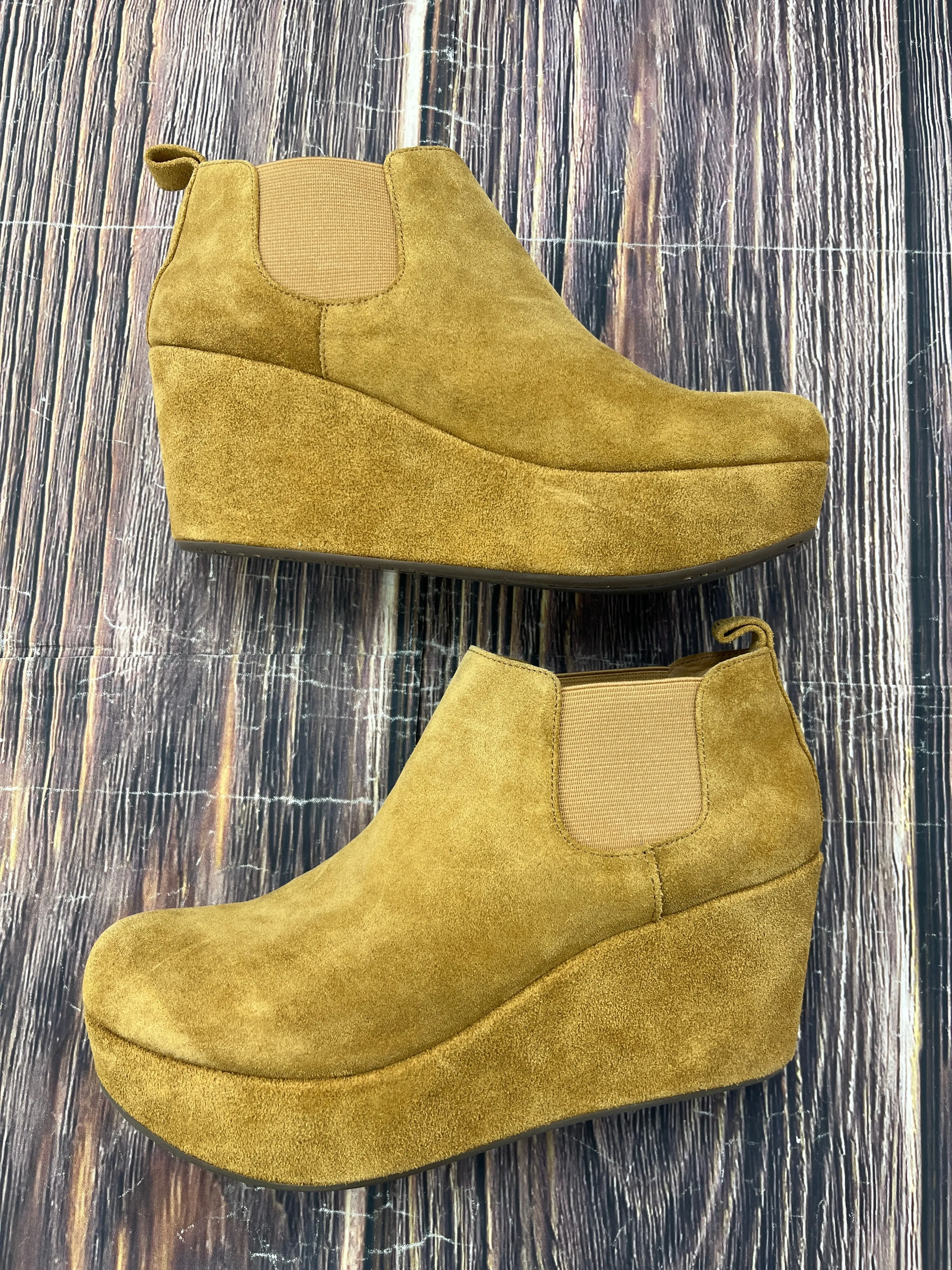 Boots Ankle Heels By Cmb In Tan, Size: 7.5