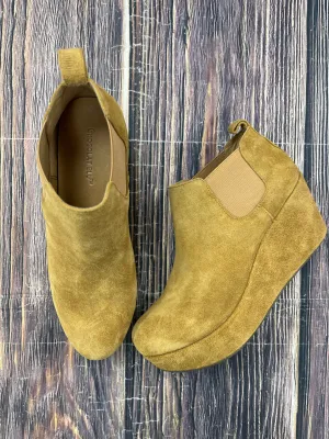 Boots Ankle Heels By Cmb In Tan, Size: 7.5