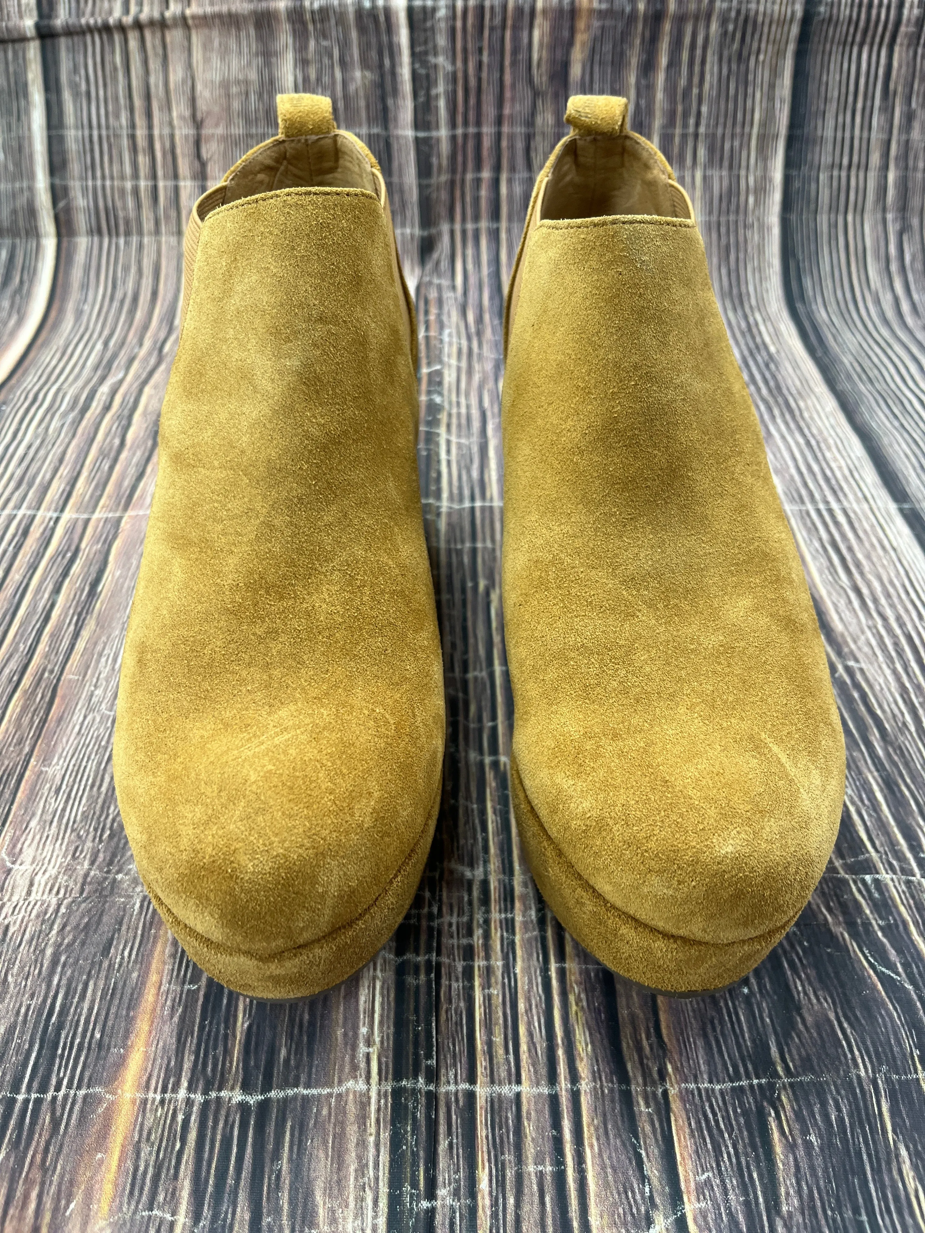 Boots Ankle Heels By Cmb In Tan, Size: 7.5