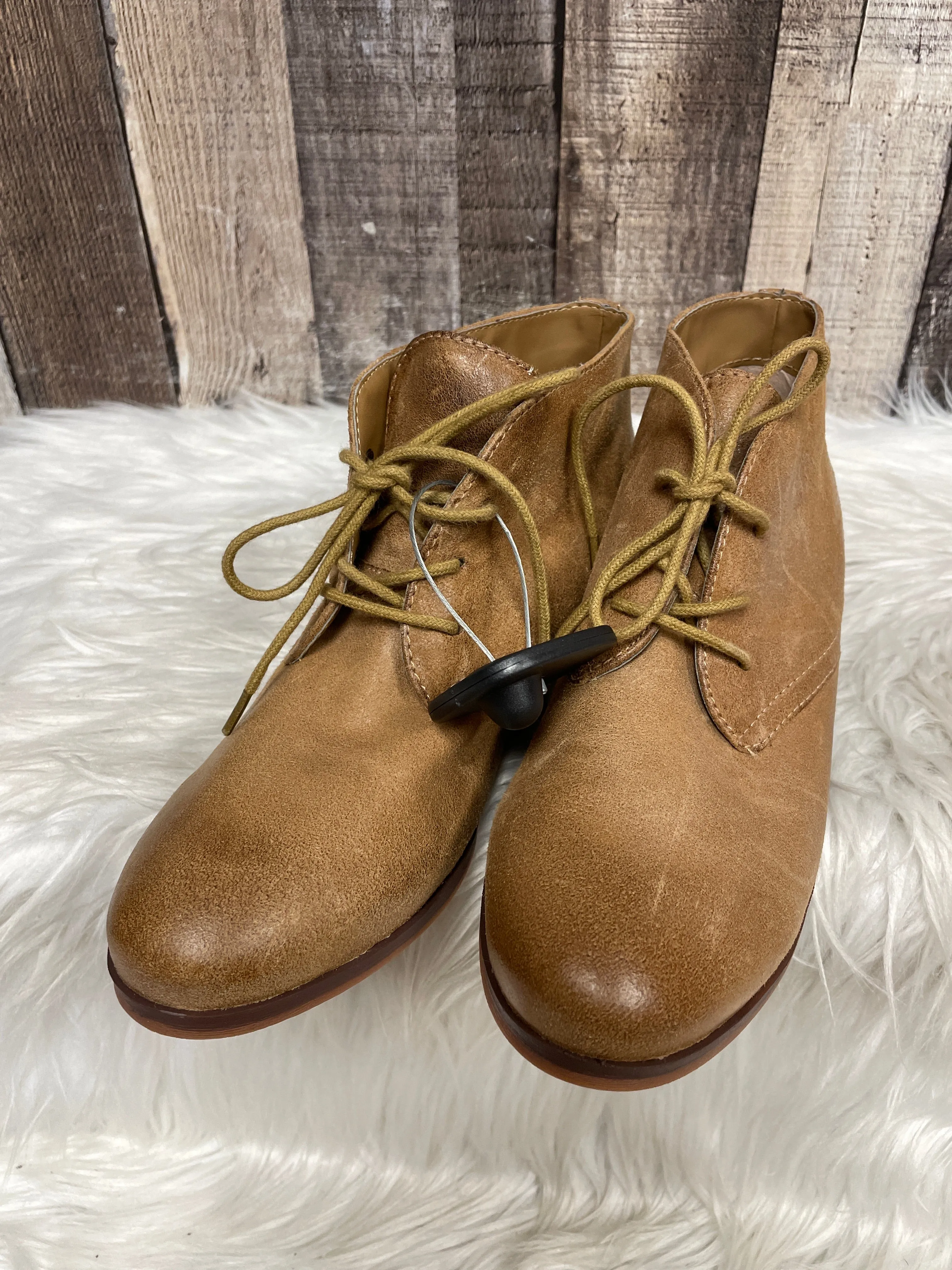 Boots Ankle Heels By Cme  Size: 7