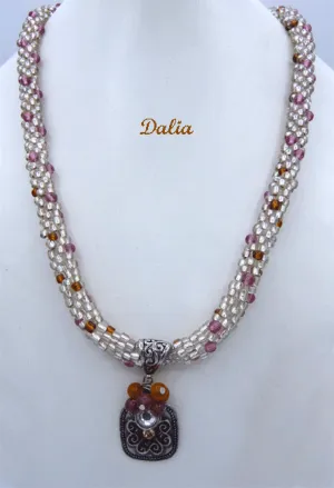 Collier de perles dalia