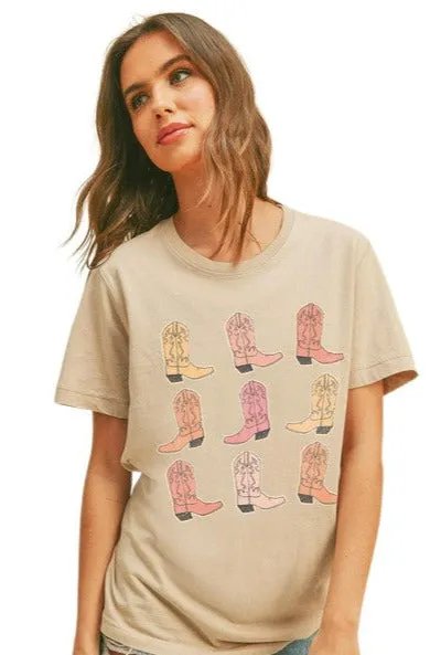 COWBOY BOOTS TEE - TAN
