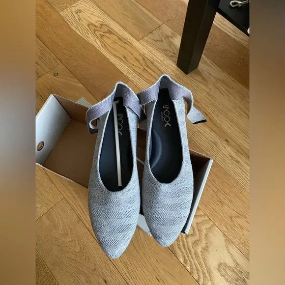 Cute Mary Jane ballet flats new with box