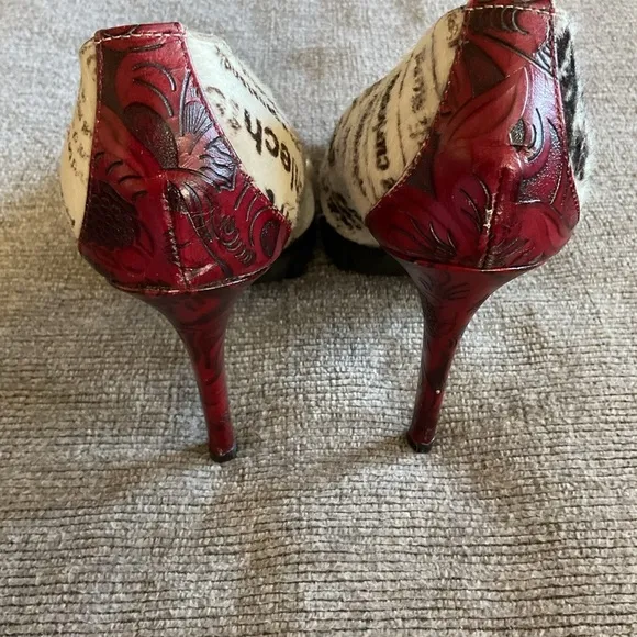 Donald J. Pliner Signature Edition Graphic Pumps Made in Italy RARE Size 9B