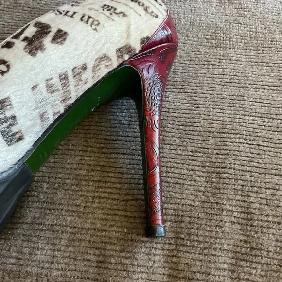 Donald J. Pliner Signature Edition Graphic Pumps Made in Italy RARE Size 9B
