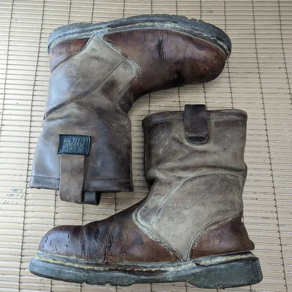 Dr. Martens Mens Icon 2295 Steel Toe Brown Leather Boot Sz 10. Cracked and scuff