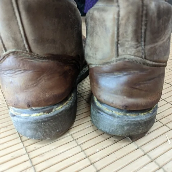 Dr. Martens Mens Icon 2295 Steel Toe Brown Leather Boot Sz 10. Cracked and scuff