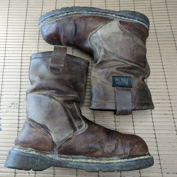 Dr. Martens Mens Icon 2295 Steel Toe Brown Leather Boot Sz 10. Cracked and scuff