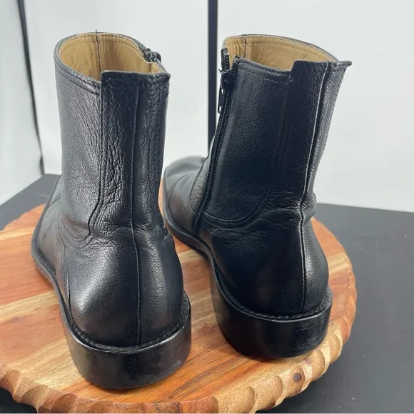 Kenneth Cole Men’s black Leather dress Ankle Boots Size 10 cap toe Km26597le