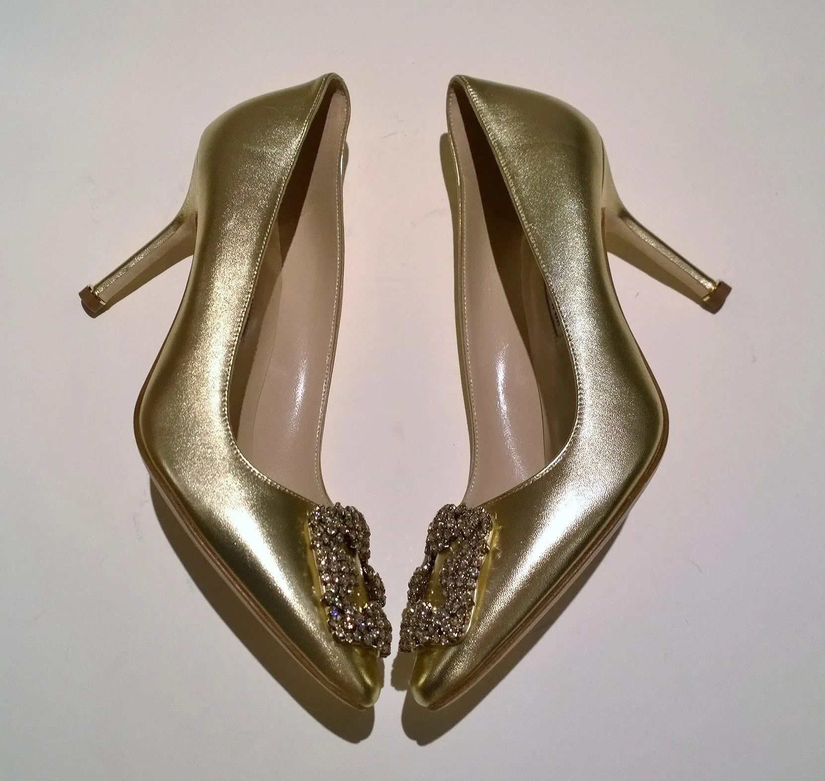 Manolo Blahnik Gold Leather Hangisi Rhinestone Buckle 90 Heels NIB Shoes