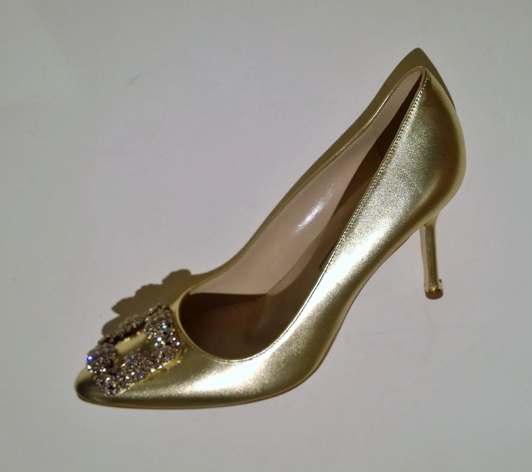 Manolo Blahnik Gold Leather Hangisi Rhinestone Buckle 90 Heels NIB Shoes