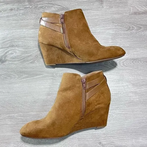 New Directions Faux Suede Trilly Wedge Ankle Boots Size 10 Women’s Brown / Tan