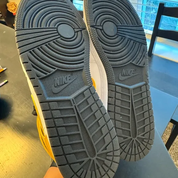 Nike Air Jordan 1 Mid Kids Shoes - Yellow and White