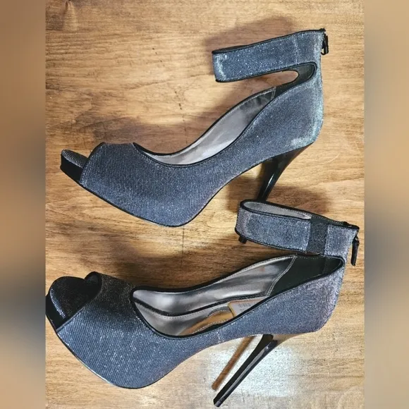 Nina Black Peep Toes Heels Size 7M (Eur 37) Zipper Back with Ankle Strap