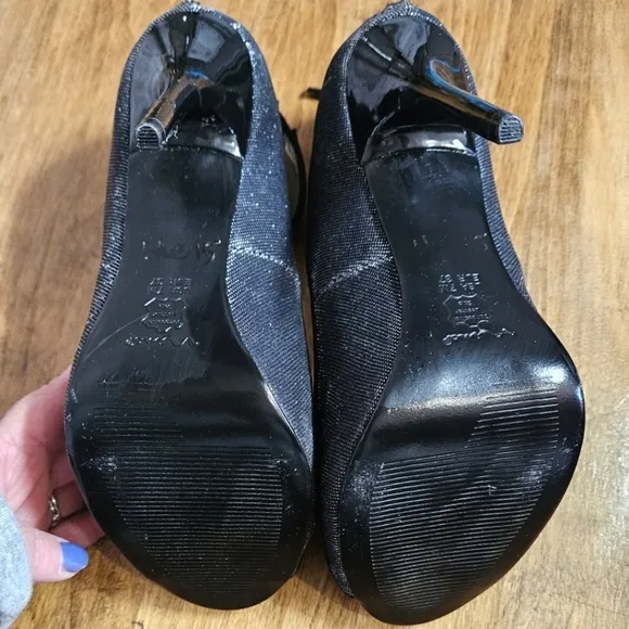 Nina Black Peep Toes Heels Size 7M (Eur 37) Zipper Back with Ankle Strap