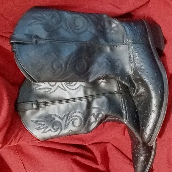 Old West western boots. Black with ostrich print &amp; embroidery. Sz 13D