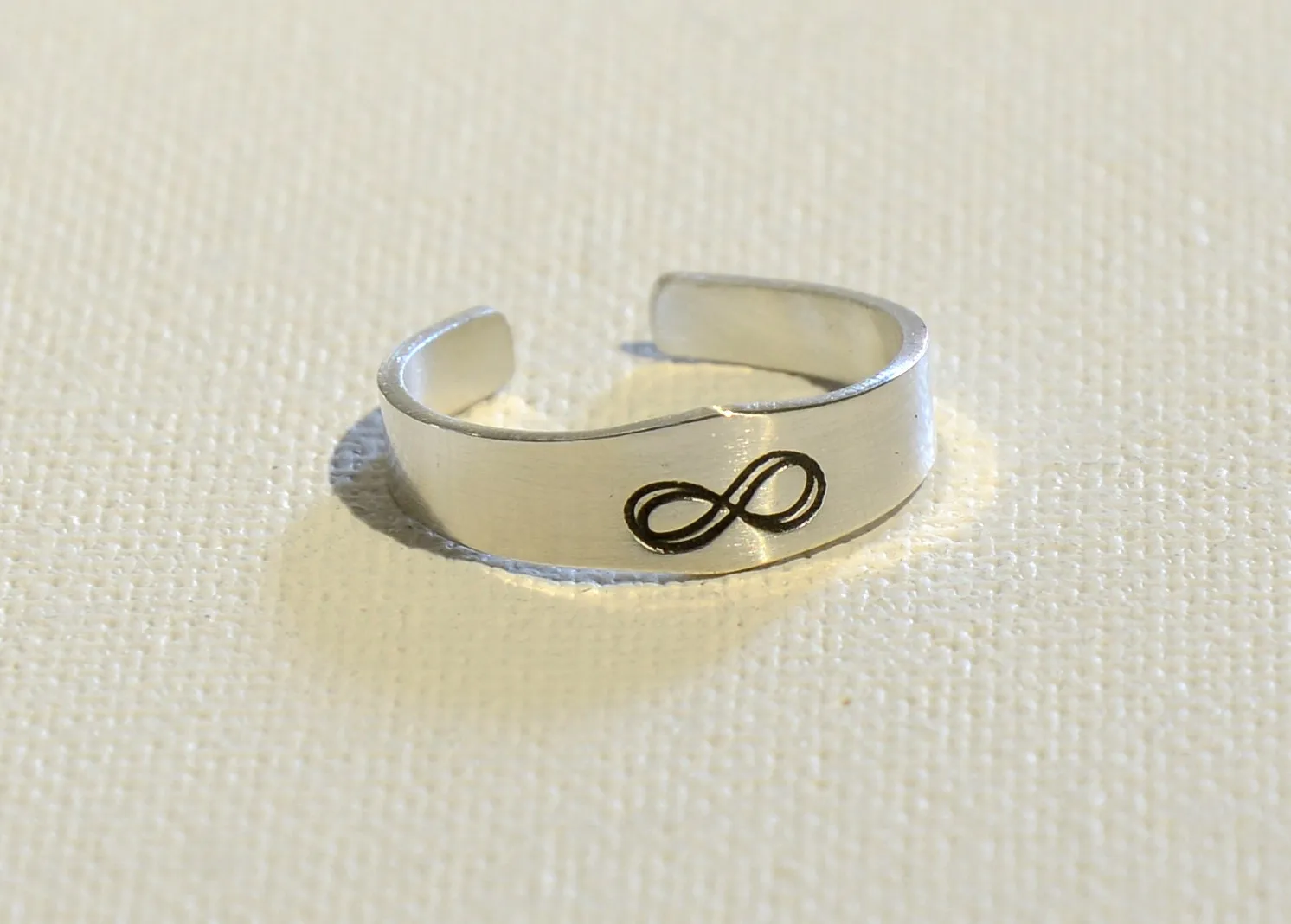 Sterling Silver Tapered Infinity Toe Ring