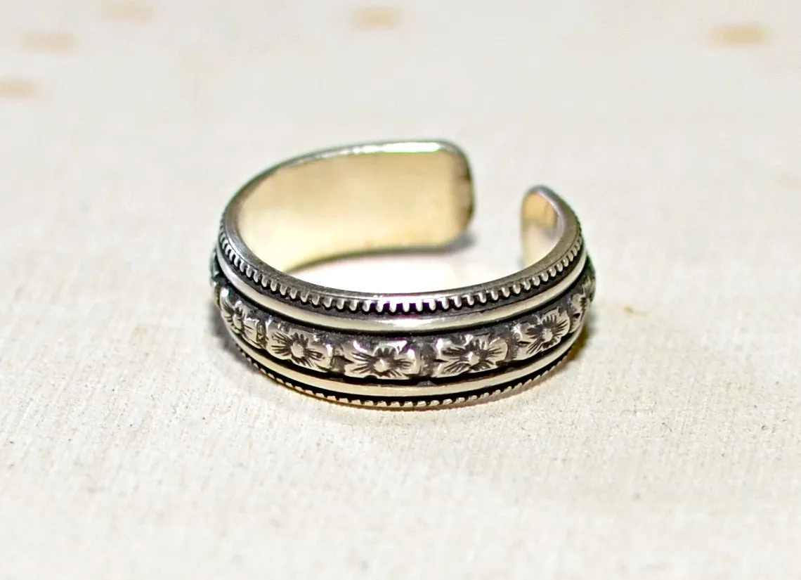 Sterling Silver Toe Ring with Hibiscus Flowers and Dark Patina