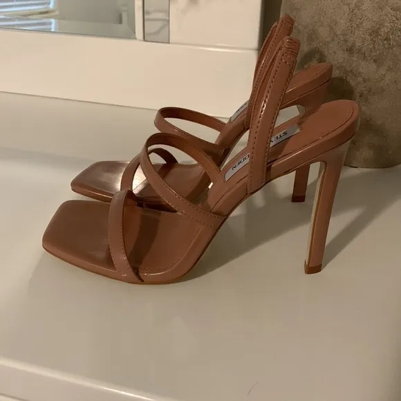 Steve Madden Beige Heels