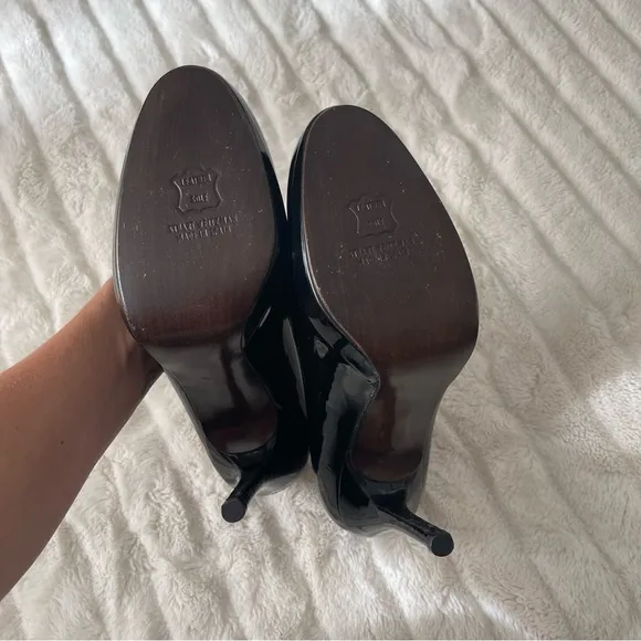 Stuart Weitzman Black Patent Leather Heels, Style: Rowin, Size: 8.5, EUC!