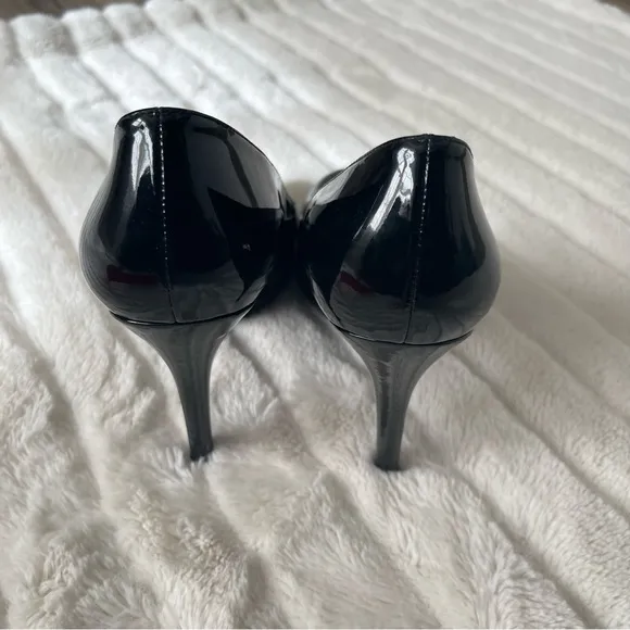 Stuart Weitzman Black Patent Leather Heels, Style: Rowin, Size: 8.5, EUC!