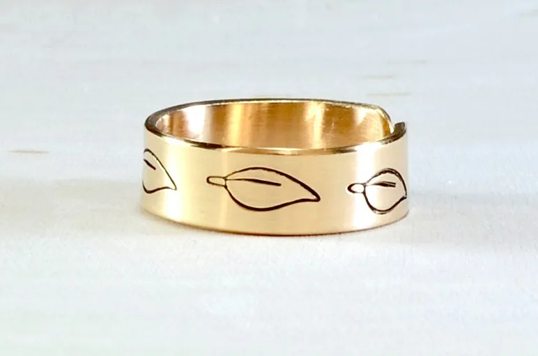 Toe ring in 14K solid yellow gold with leaf design