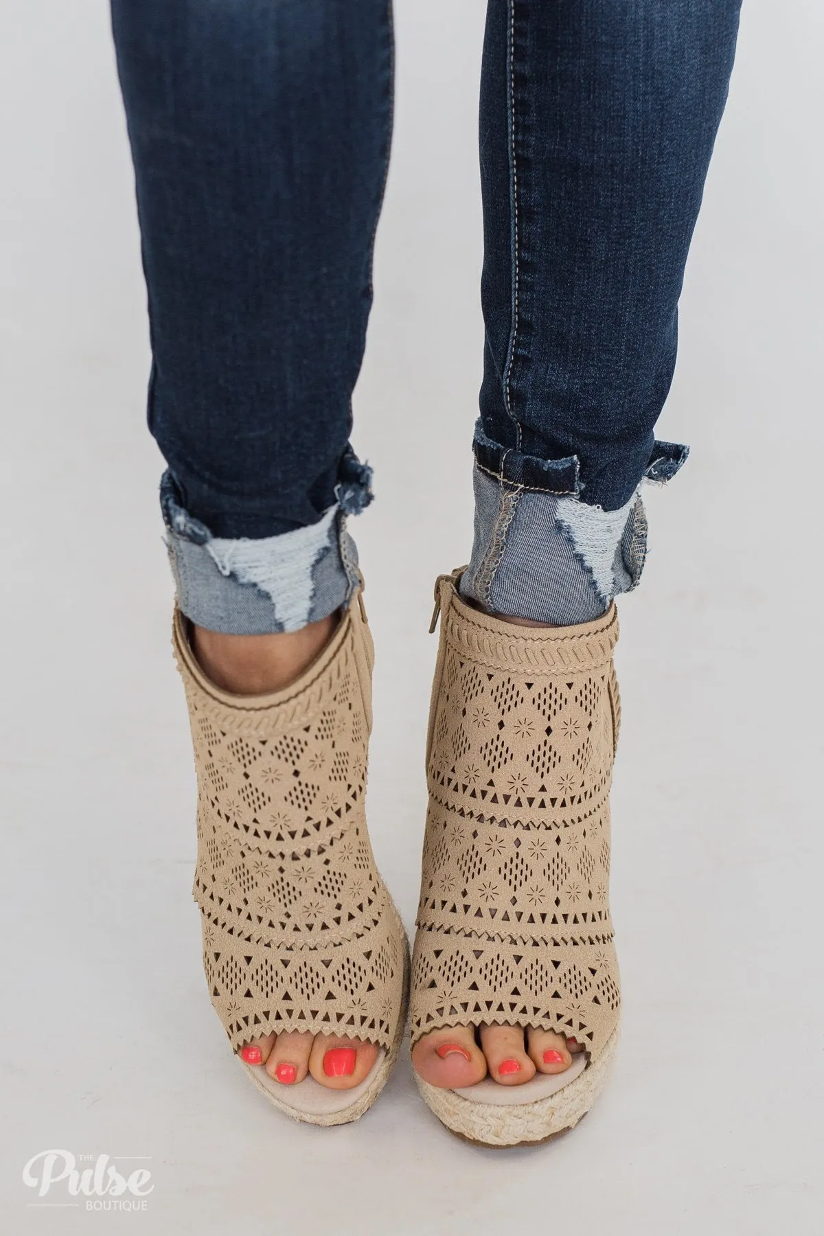 Very G Gloria Wedges- Nude