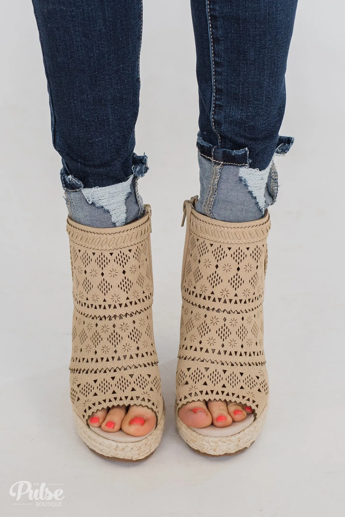 Very G Gloria Wedges- Nude