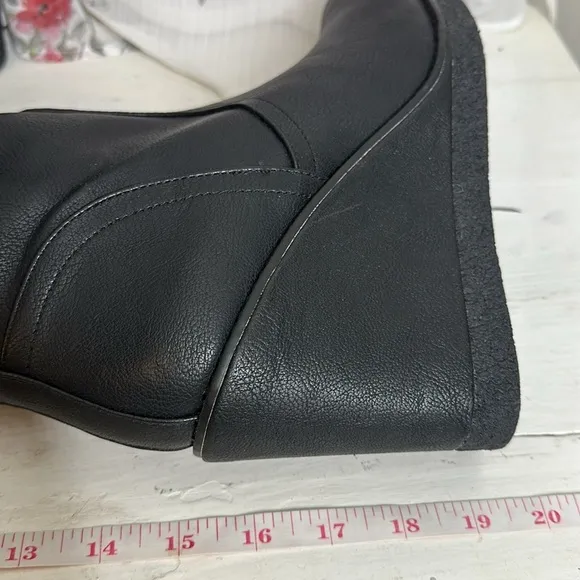 Zodiac Women's Iggy Wedge Knee High Boots size 10 NWOB