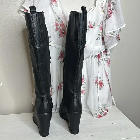 Zodiac Women's Iggy Wedge Knee High Boots size 10 NWOB